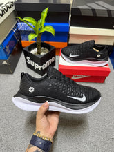Cargar imagen en el visor de la galería, 🏃♂️ NIKE INFINITY RUN