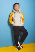 Cargar imagen en el visor de la galería, JOGGER DRILL TIPO CAMUFLADO NIÑO