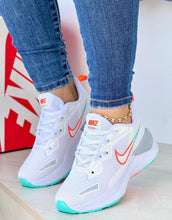 Cargar imagen en el visor de la galería, NIKE ZOOM X DAMA 👟
