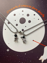 Cargar imagen en el visor de la galería, COLLARES ASTRONAUTAS CORAZON MAGNETICO EN ACERO INOXIDABLE
