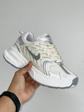 Cargar imagen en el visor de la galería, NIKE SKATE DAMA 👟
