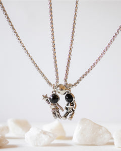 COLLARES ASTRONAUTAS CORAZON MAGNETICO EN ACERO INOXIDABLE